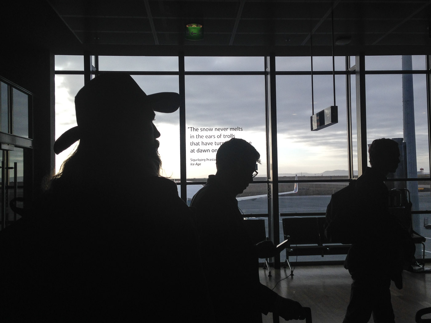 Iceland. Departure and arrival. - Who knows this man with the hat?! (1 and 4 May 2014)