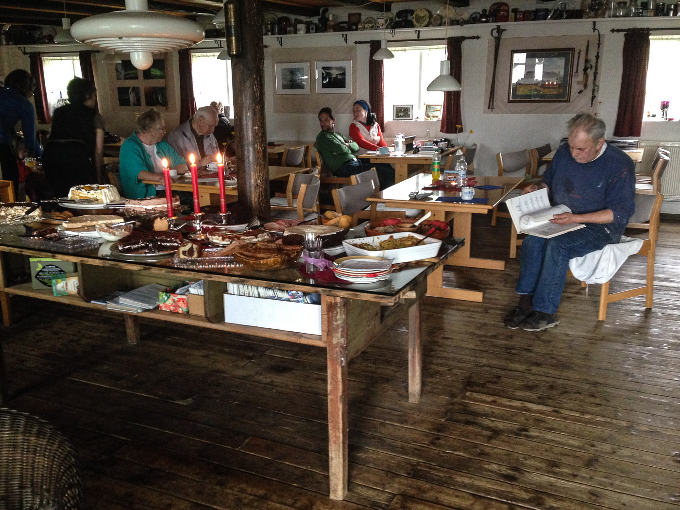 Djúpavík. Week 6. - Cake buffet. But the electricity went off for many hours ... Cozy! (30 June till 6 July 2014)