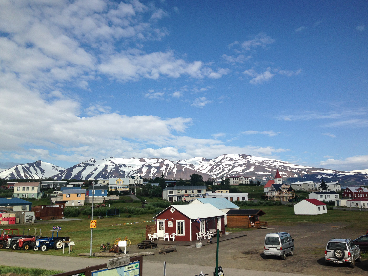 Northern Iceland - Hrísey island. On vacation. - <a href='http://www.hrisey.net/en/' target='_blank' class='linksnormal'>Hrísey</a>. A nice island :-). I was also suprised to see so many cars on this island?! (22 July 2014)