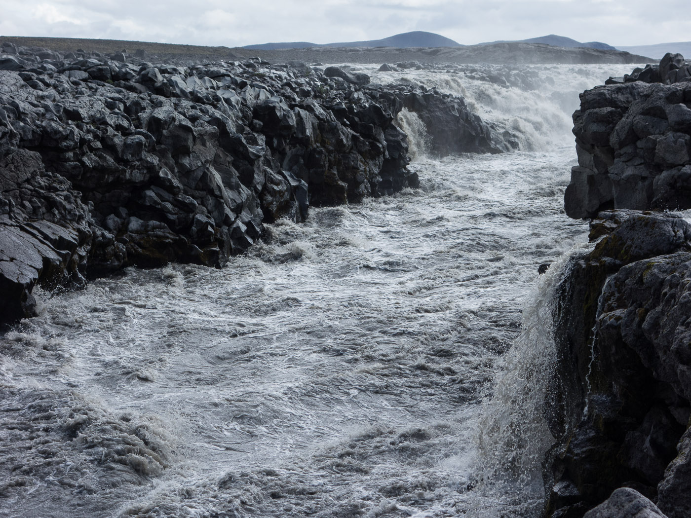 Northern Iceland - On the way to Askja. On vacation. - Glacier river Jökulsá á Fjöllum. (24 July 2014)