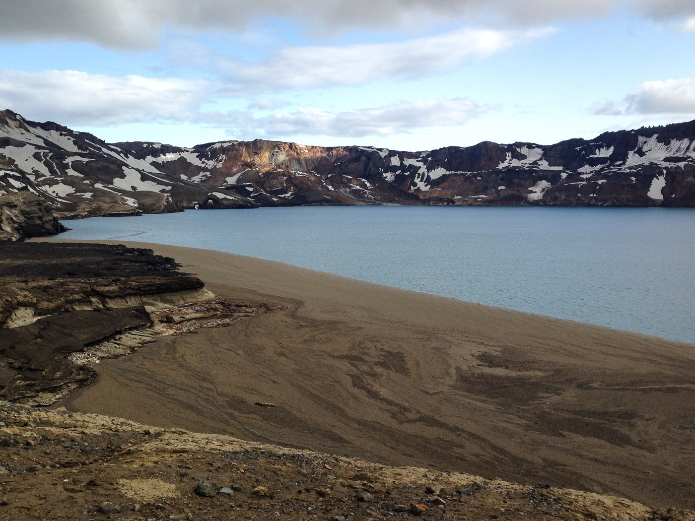 Northern Iceland - On the way to Askja. On vacation. - Lake Öskjuvatn. III. It is not a beach ... (24 July 2014)