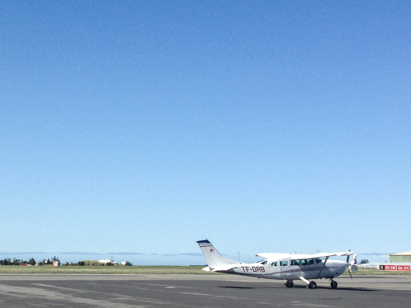 Reykjavík to Djúpavík. A flight ... - Flying from Reykjavík to Djúpavík with this plane ... (30 July 2014)