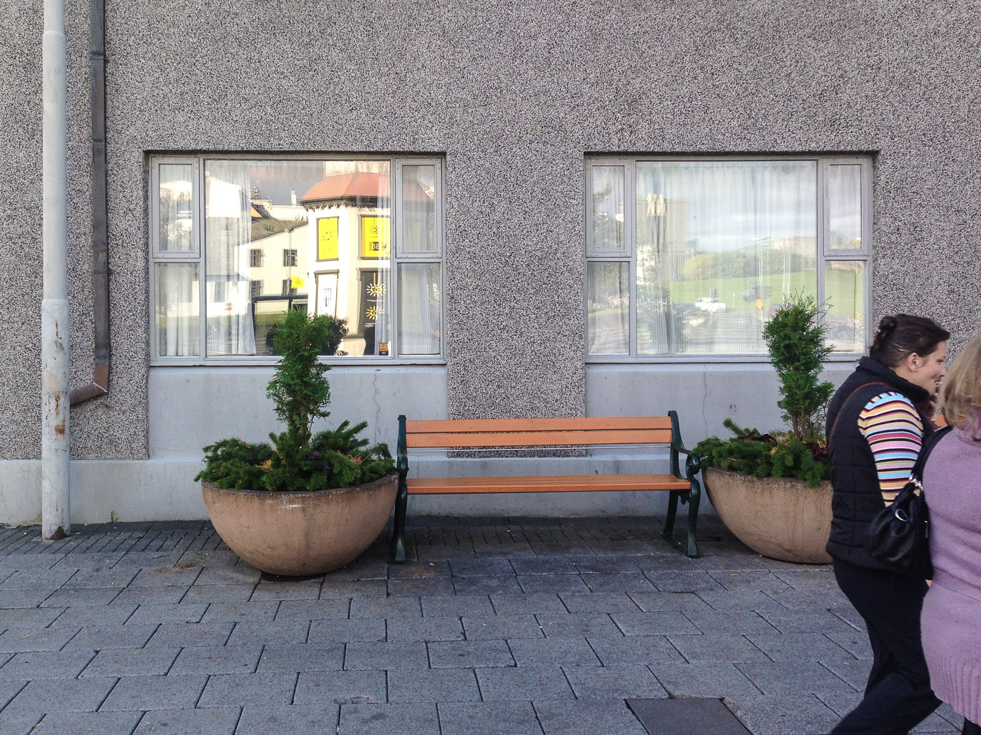 Reykjavík. "Meine Banken" 4 September 2014. - "Meine Banken" looked like this today! Or like <a href='/14-08/b7116e.php' target='_blank' class='linksnormal'>this</a> on 22 August 2014! (4 September 2014)