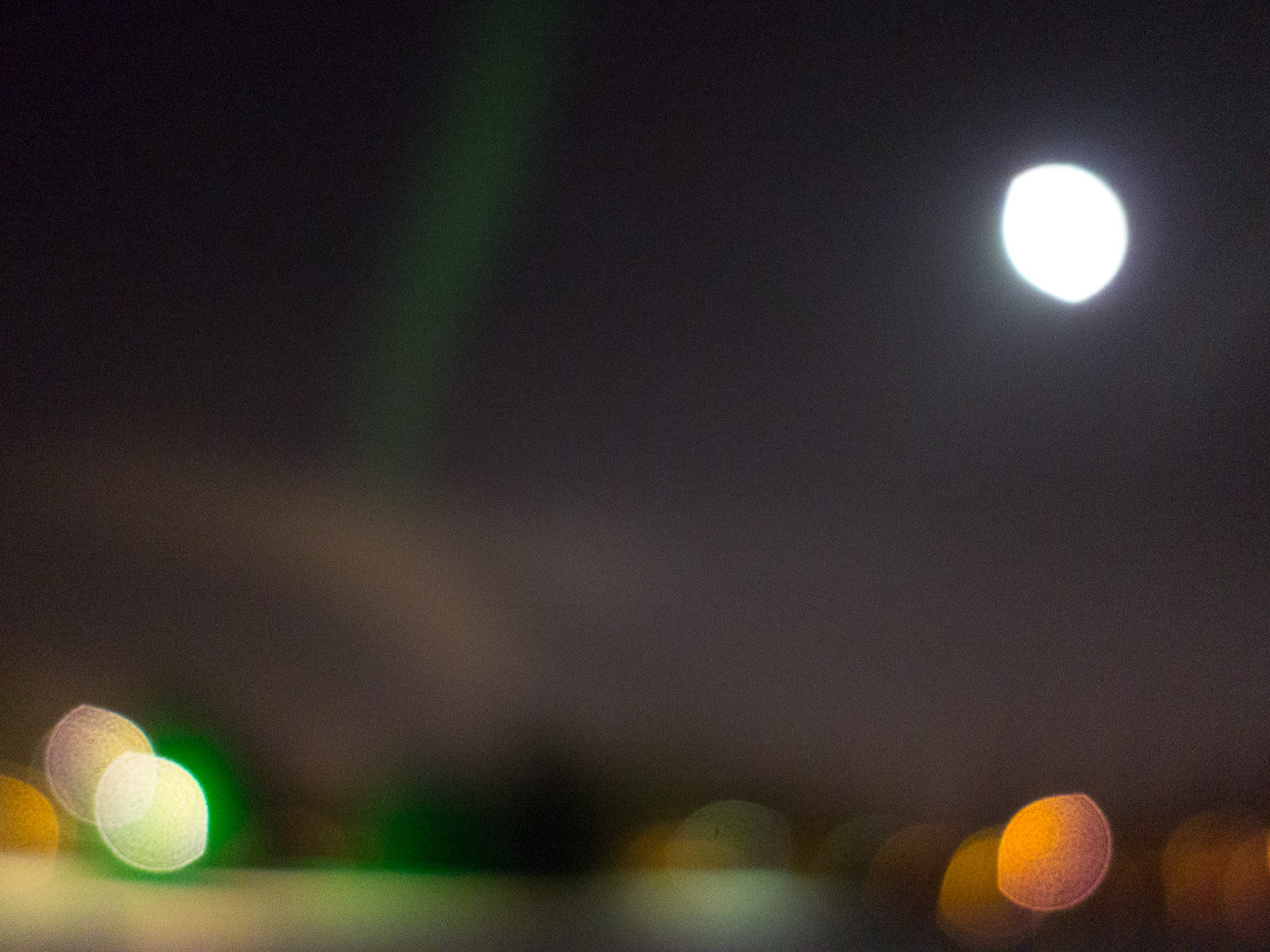 Reykjavík. Blurred northern lights. - III. (2 January 2015)