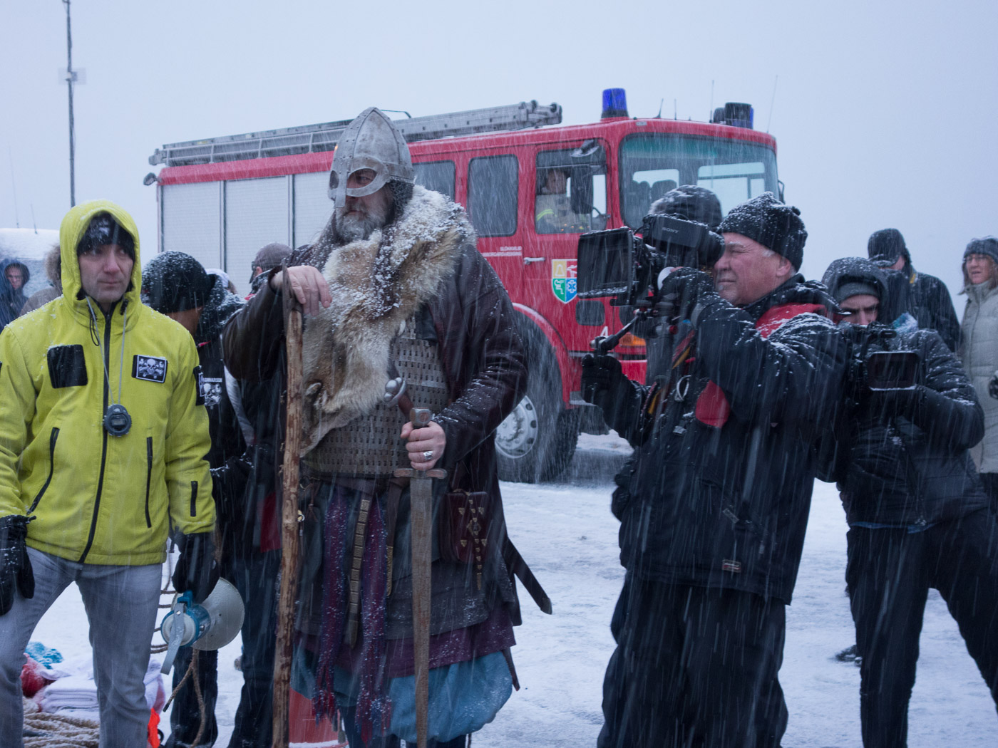 Reykjavík. Fake stunt with Dean Gunnarson. - To give it a more Icelandic look and feel Dean was escorted to the location with two persones in "true" Vikings outfit (one Viking in the middle, the one with the helmet). More info about this fake stunt <a href='https://www.facebook.com/photo.php?fbid=10152498538507382&set=a.10150240354367382.319829.39742377381' target='_blank' class='linksnormal'>here</a>. (6 January 2015)