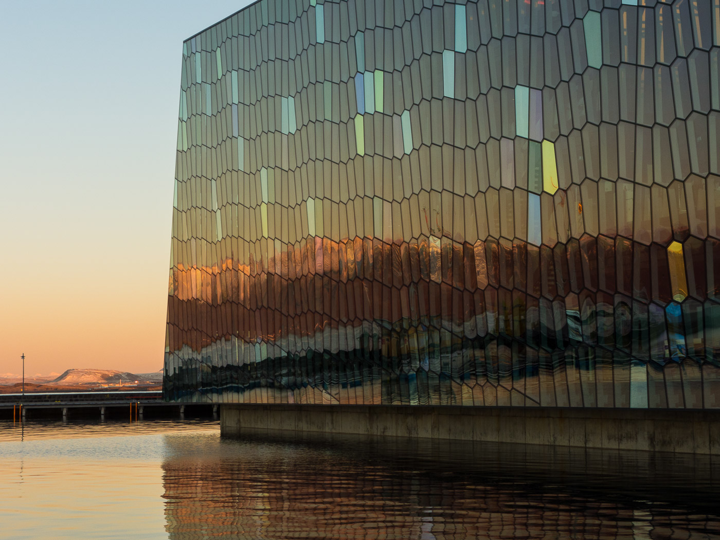 Reykjavík. Miscellaneous LXXXX. - HARPA again but this time with Ejsa ... (10 till 31 October 2015)