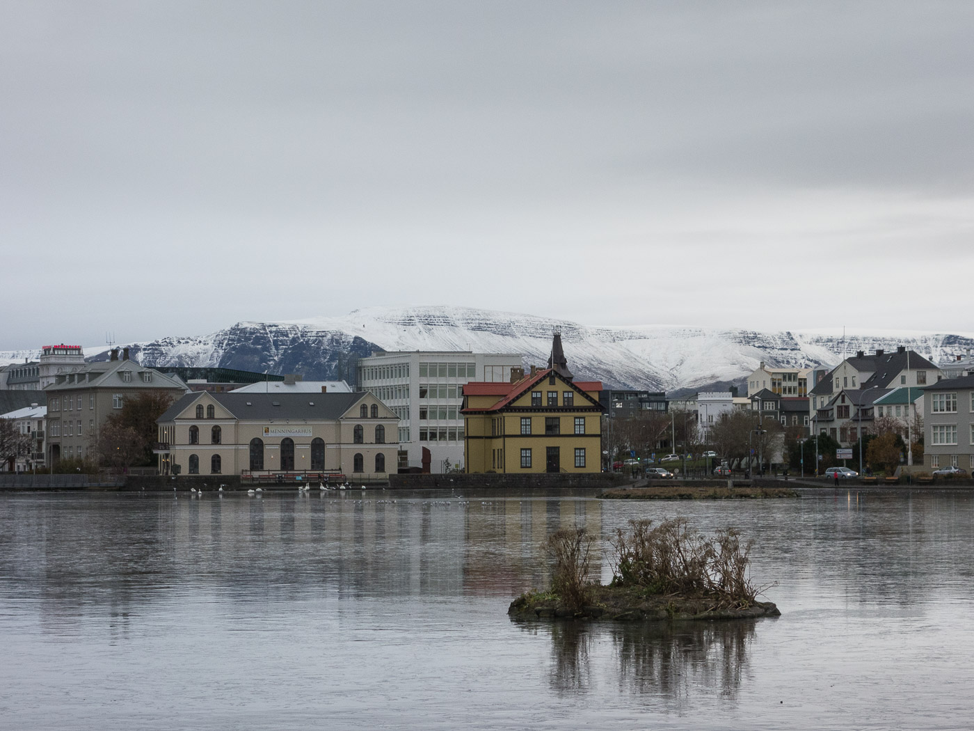 Reykjavík. Miscellaneous LXXXX. - Reykjavík Tjörnin pond. (10 till 31 October 2015)