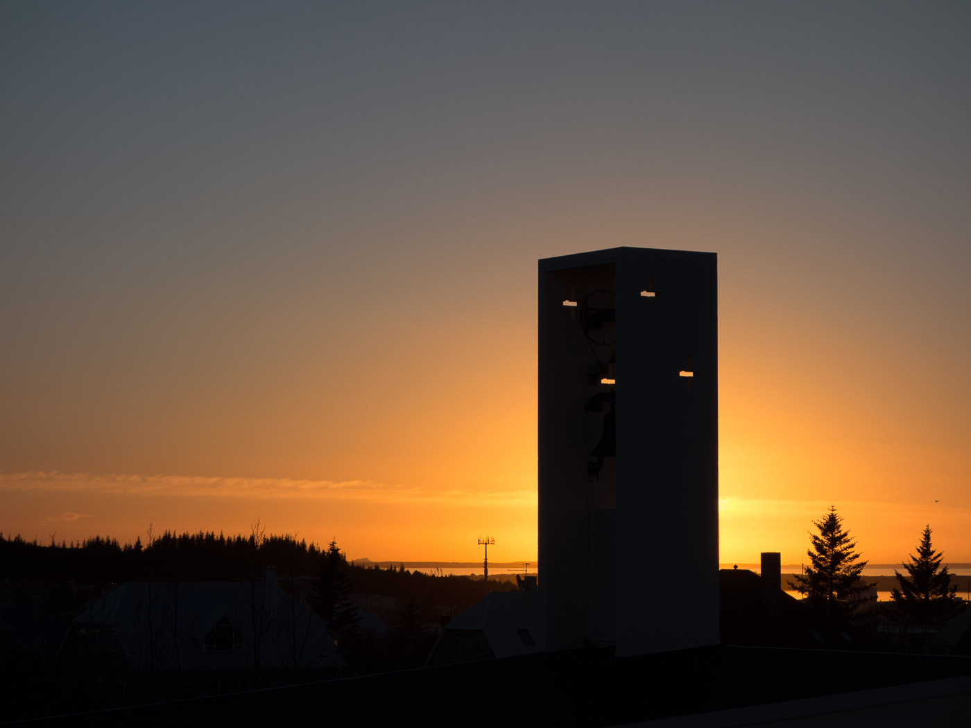 Reykjavík. Miscellaneous LXXXX. - A sunset to one side and ... (10 till 31 October 2015)