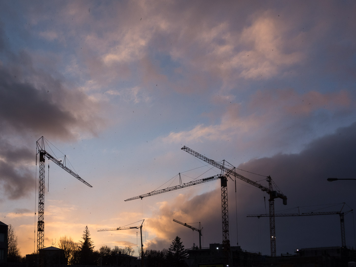 Reykjavík. Miscellaneous LXXXXI. - Building, building, building ... (1 till 30 November 2015)