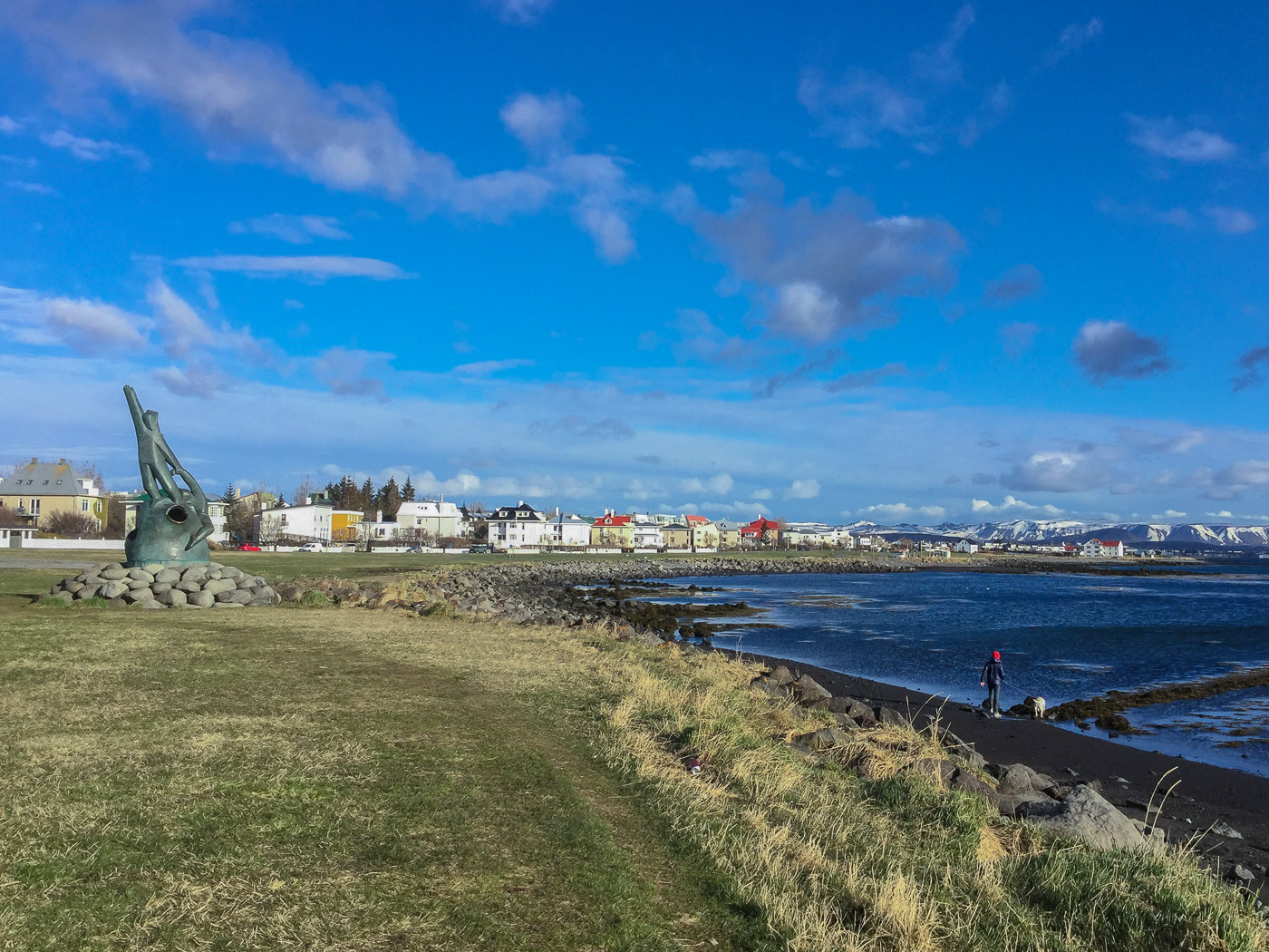 Reykjavík. Miscellaneous XCVII. - And a sculpture by <a href='http://artmuseum.is/asmundarsafn' target='_blank' class='linksnormal'>Ásmundur Sveinsson</a> - Vesturbær. (1 till 31 May 2016)